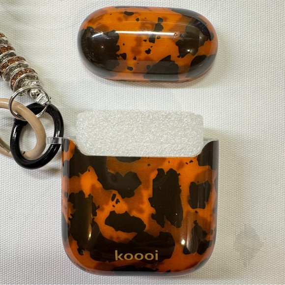 Tortoiseshell AirPods Case With Rhinestone Bracelet Strap - Picture 9 of 12